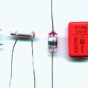 Varios tipos de condensadores